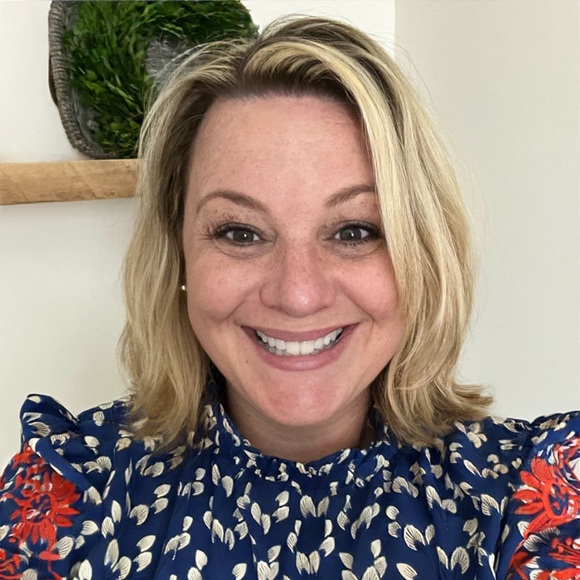 Meet your Posher, Deborah - Picture 2 of 2